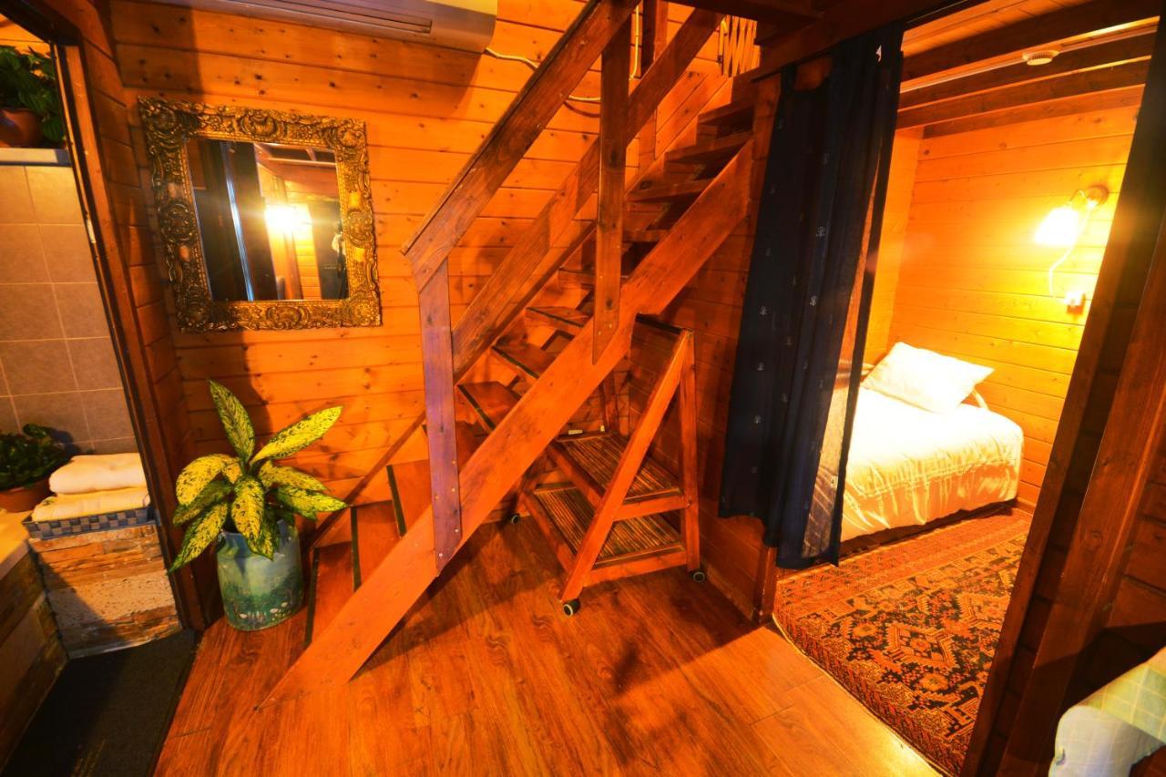 Family Cabin Menaẖemya Buitenkant foto